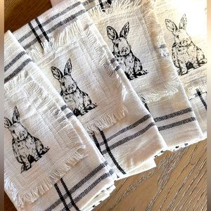 Unique napkins set of 4 new